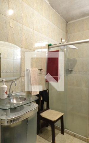 Casa à venda com 100m², 4 quartos e 4 vagasBanheiro
