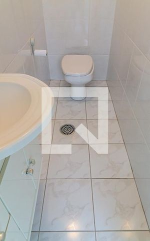 Apartamento à venda com 225m², 4 quartos e 1 vaga Apartamento à venda com 225m², 4 quartos e 1 vagaBanheiro de Serviço