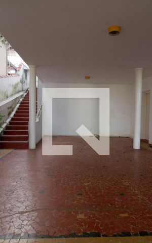 Casa para alugar com 500m², 5 quartos e 1 vagaÁrea 