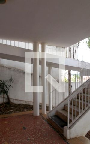 Casa para alugar com 500m², 5 quartos e 1 vagaÁrea 