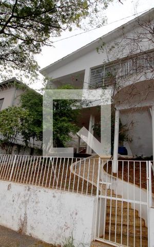 Casa para alugar com 500m², 5 quartos e 1 vagaFachada