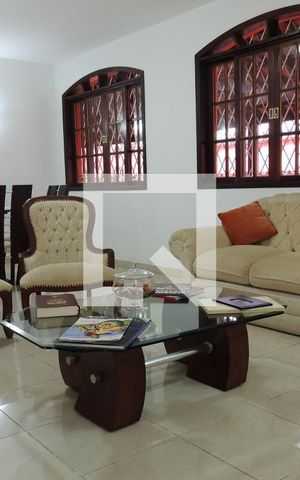 Casa para alugar com 366m², 6 quartos e 2 vagasSala