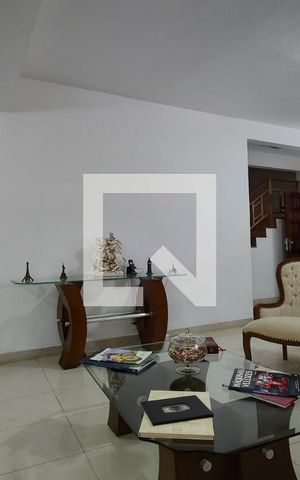 Casa para alugar com 366m², 6 quartos e 2 vagas Casa para alugar com 366m², 6 quartos e 2 vagasSala