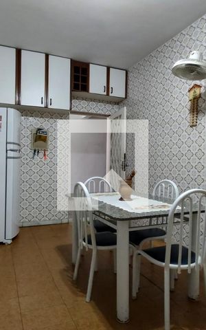 Casa para alugar com 366m², 6 quartos e 2 vagas Casa para alugar com 366m², 6 quartos e 2 vagasCozinha - Armários