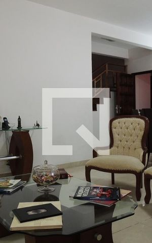 Casa para alugar com 366m², 6 quartos e 2 vagasSala