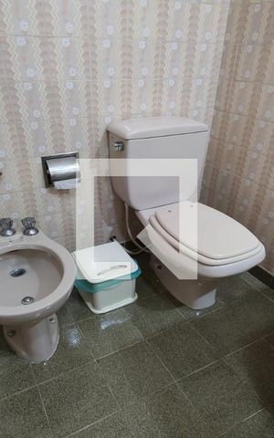 Casa para alugar com 366m², 6 quartos e 2 vagas Casa para alugar com 366m², 6 quartos e 2 vagasBanheiro social
