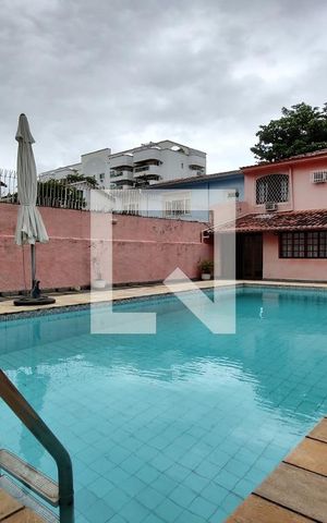 Casa para alugar com 366m², 6 quartos e 2 vagas Casa para alugar com 366m², 6 quartos e 2 vagasPiscina