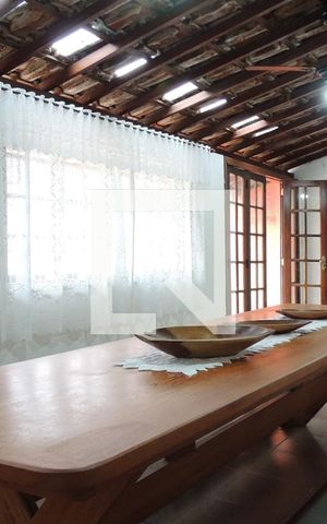 Casa para alugar com 366m², 6 quartos e 2 vagasDetalhe