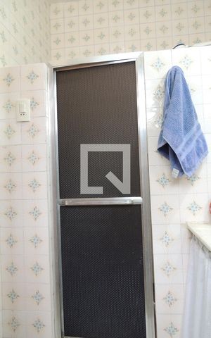 Casa para alugar com 366m², 6 quartos e 2 vagas Casa para alugar com 366m², 6 quartos e 2 vagasBanheiro da Suíte 1