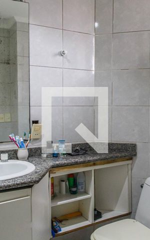 Apartamento à venda com 156m², 3 quartos e 2 vagas Apartamento à venda com 156m², 3 quartos e 2 vagasBanheiro Suíte