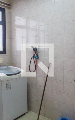 Apartamento à venda com 156m², 3 quartos e 2 vagas Apartamento à venda com 156m², 3 quartos e 2 vagasÁrea de Serviço