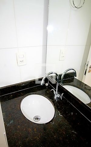 Apartamento à venda com 36m², 1 quarto e 2 vagas Apartamento à venda com 36m², 1 quarto e 2 vagasBanheiro da Suíte
