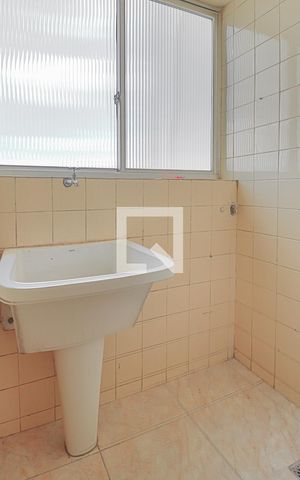 Apartamento para alugar com 63m², 2 quartos e 1 vagaÁrea de Serviço 
