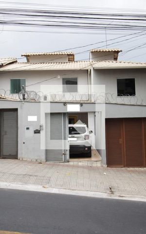 Casa à venda com 120m², 2 quartos e 1 vagaFachada