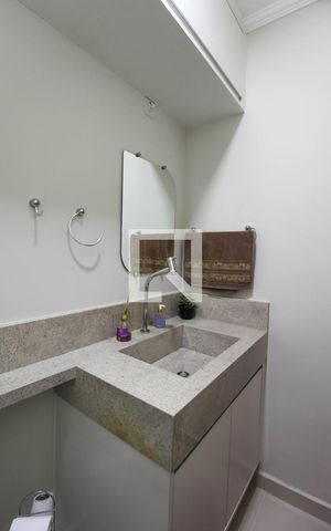 Casa à venda com 140m², 3 quartos e 3 vagas Casa à venda com 140m², 3 quartos e 3 vagasLavabo