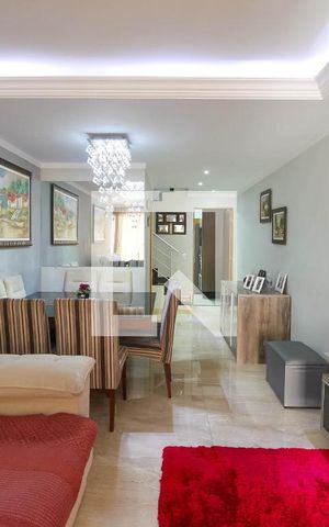 Casa à venda com 140m², 3 quartos e 3 vagas Casa à venda com 140m², 3 quartos e 3 vagasSala