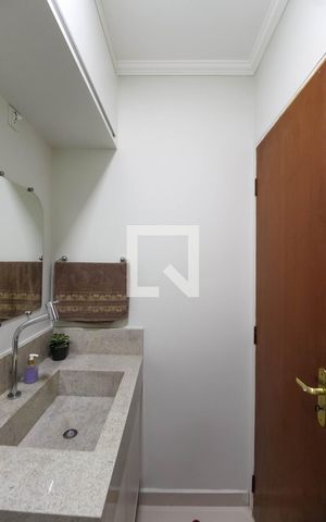Casa à venda com 140m², 3 quartos e 3 vagas Casa à venda com 140m², 3 quartos e 3 vagasLavabo