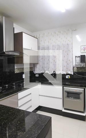 Casa à venda com 140m², 3 quartos e 3 vagas Casa à venda com 140m², 3 quartos e 3 vagasCozinha