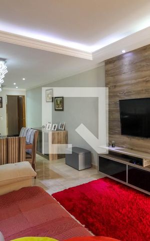 Casa à venda com 140m², 3 quartos e 3 vagas Casa à venda com 140m², 3 quartos e 3 vagasSala