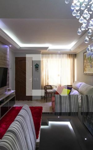 Casa à venda com 140m², 3 quartos e 3 vagas Casa à venda com 140m², 3 quartos e 3 vagasSala
