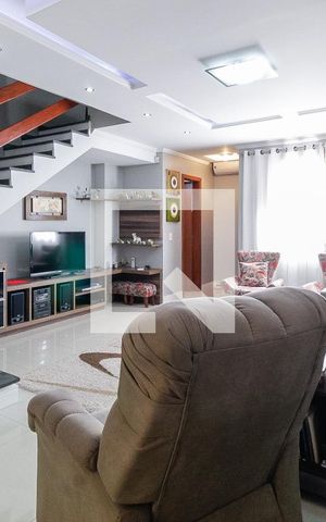 Casa à venda com 225m², 3 quartos e 2 vagasSala