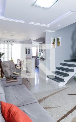 Casa à venda com 225m², 3 quartos e 2 vagasSala