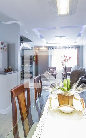 Casa à venda com 225m², 3 quartos e 2 vagasSala