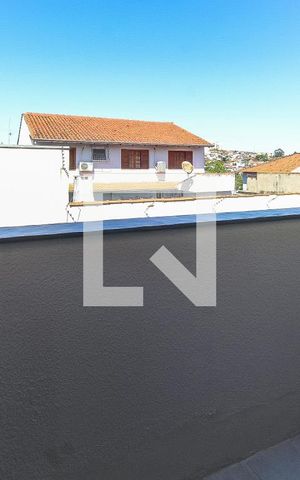 Casa à venda com 225m², 3 quartos e 2 vagasSacada quarto 1