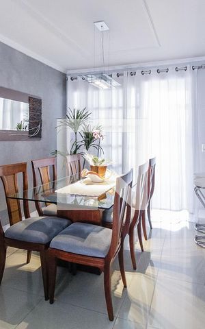 Casa à venda com 225m², 3 quartos e 2 vagasSala