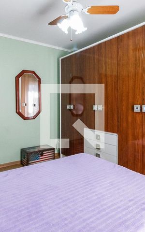 Casa à venda com 225m², 3 quartos e 2 vagasSuíte