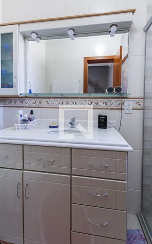 Casa à venda com 225m², 3 quartos e 2 vagasBanheiro