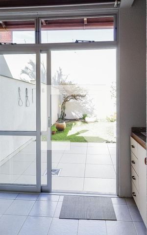 Casa à venda com 225m², 3 quartos e 2 vagasVaranda