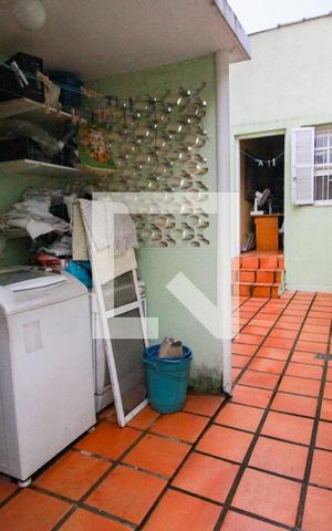 Casa à venda com 201m², 3 quartos e 3 vagasarea de serviço