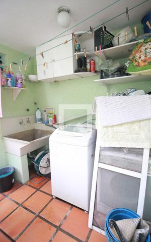 Casa à venda com 201m², 3 quartos e 3 vagasarea de serviço