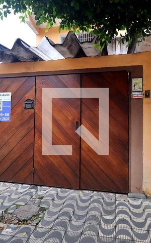 Casa à venda com 300m², 3 quartos e 4 vagasFachada