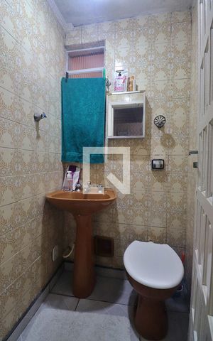 Casa à venda com 300m², 3 quartos e 4 vagasBanheiro 2