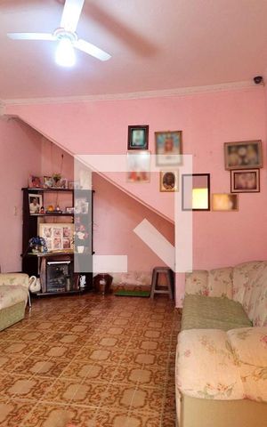 Casa à venda com 300m², 3 quartos e 4 vagasSala