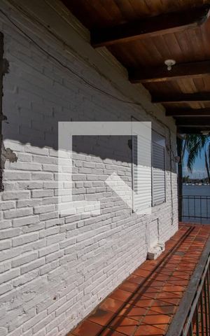 Casa à venda com 370m², 4 quartos e 3 vagas Casa à venda com 370m², 4 quartos e 3 vagasVaranda