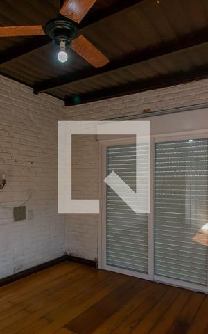 Casa à venda com 370m², 4 quartos e 3 vagas Casa à venda com 370m², 4 quartos e 3 vagasSuíte