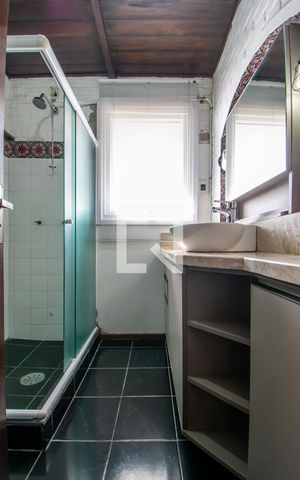 Casa à venda com 370m², 4 quartos e 3 vagas Casa à venda com 370m², 4 quartos e 3 vagasBanheiro da Suíte