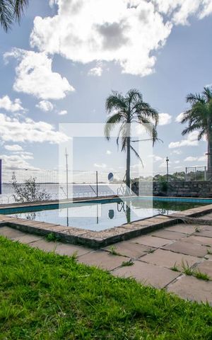 Casa à venda com 370m², 4 quartos e 3 vagas Casa à venda com 370m², 4 quartos e 3 vagasÁrea Externa
