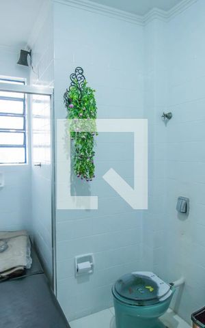 Casa à venda com 170m², 2 quartos e 2 vagas Casa à venda com 170m², 2 quartos e 2 vagasBanheiro