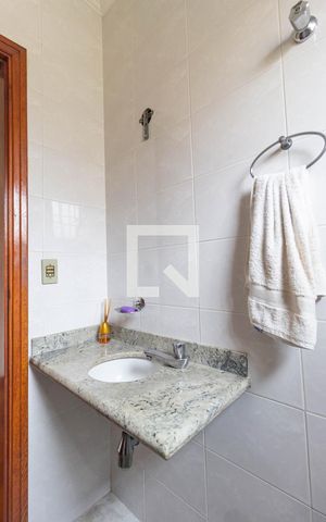 Casa para alugar com 400m², 5 quartos e 5 vagasLavabo