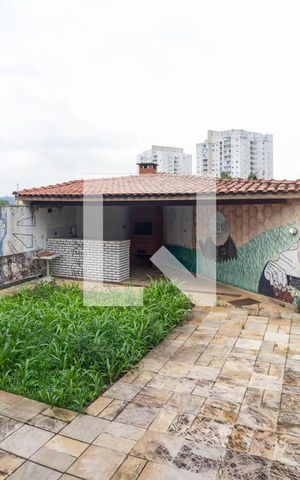 Casa para alugar com 400m², 5 quartos e 5 vagasQuintal