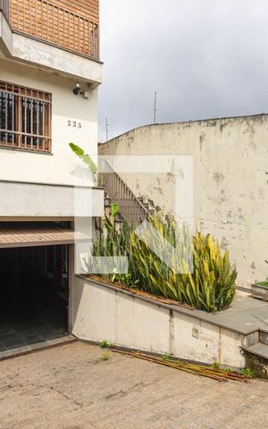 Casa para alugar com 400m², 5 quartos e 5 vagasEntrada