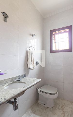 Casa para alugar com 400m², 5 quartos e 5 vagasLavabo
