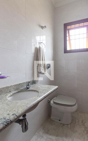 Casa para alugar com 400m², 5 quartos e 5 vagasLavabo