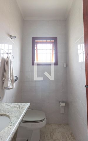 Casa para alugar com 400m², 5 quartos e 5 vagasLavabo