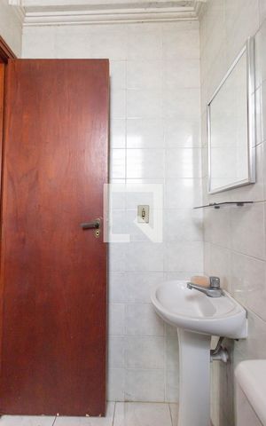 Casa para alugar com 400m², 5 quartos e 5 vagasBanheiro do Escritório