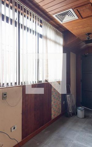 Casa para alugar com 400m², 5 quartos e 5 vagasStudio